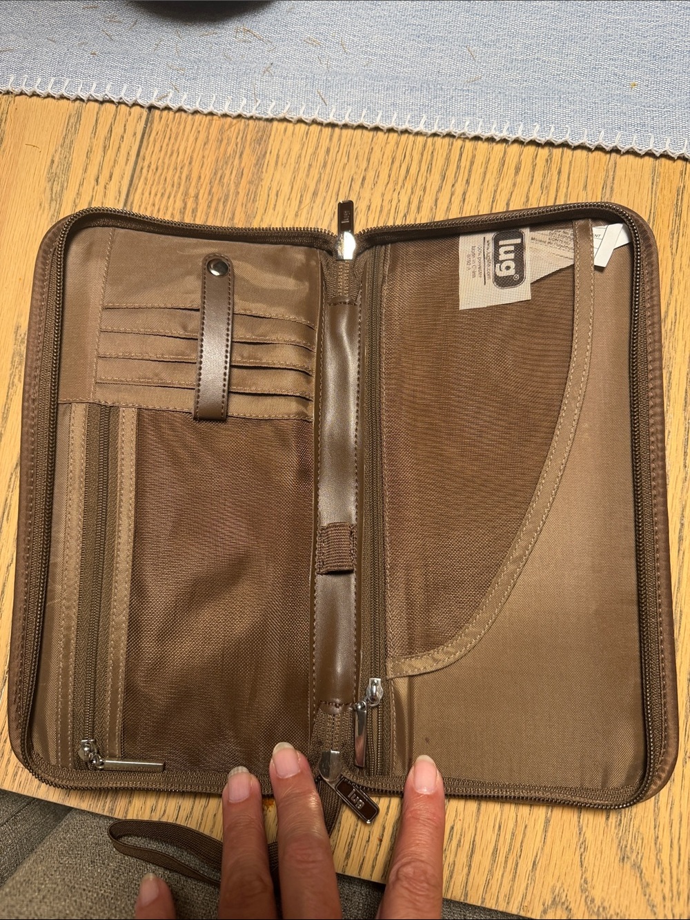 NWOT Lug Tango Quilted Zip Around Travel Wallet. - Picture 7 of 8